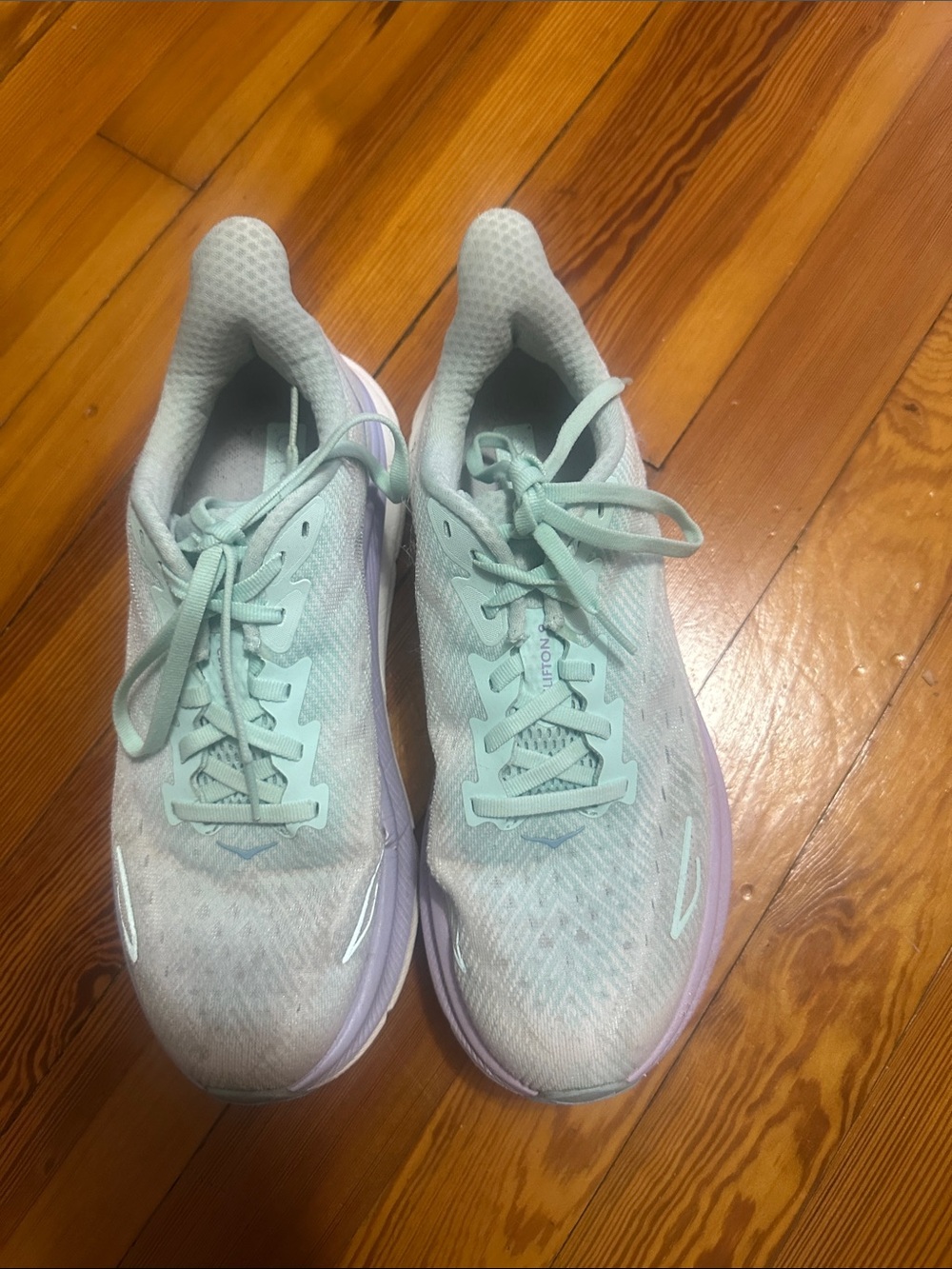Hoka Clifton 9 Women's Running Shoes in Mint with Lavender Accents